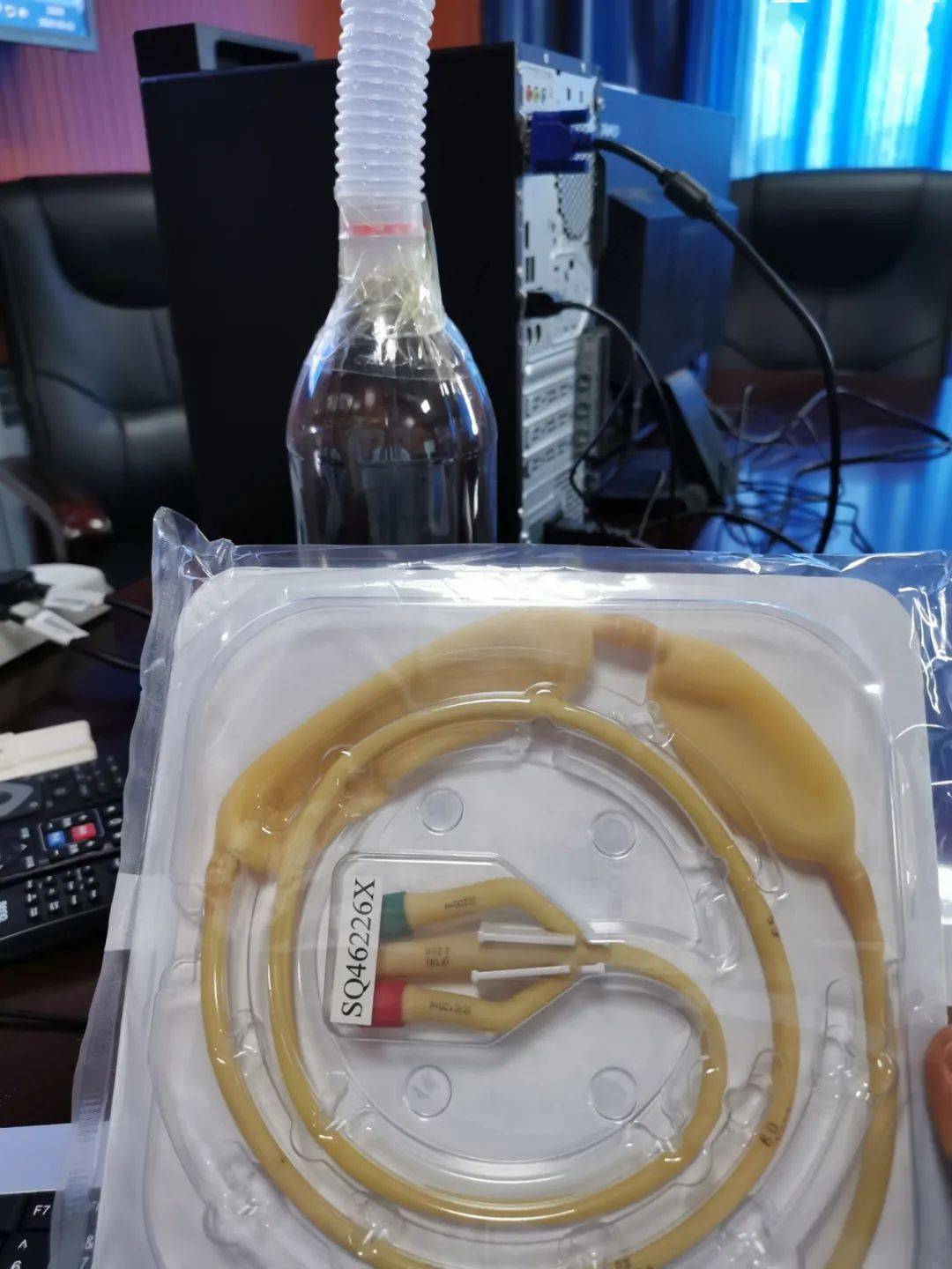 前,我们首先通过医务科拉巴先生提前购置了三套新的国产的三腔二囊管