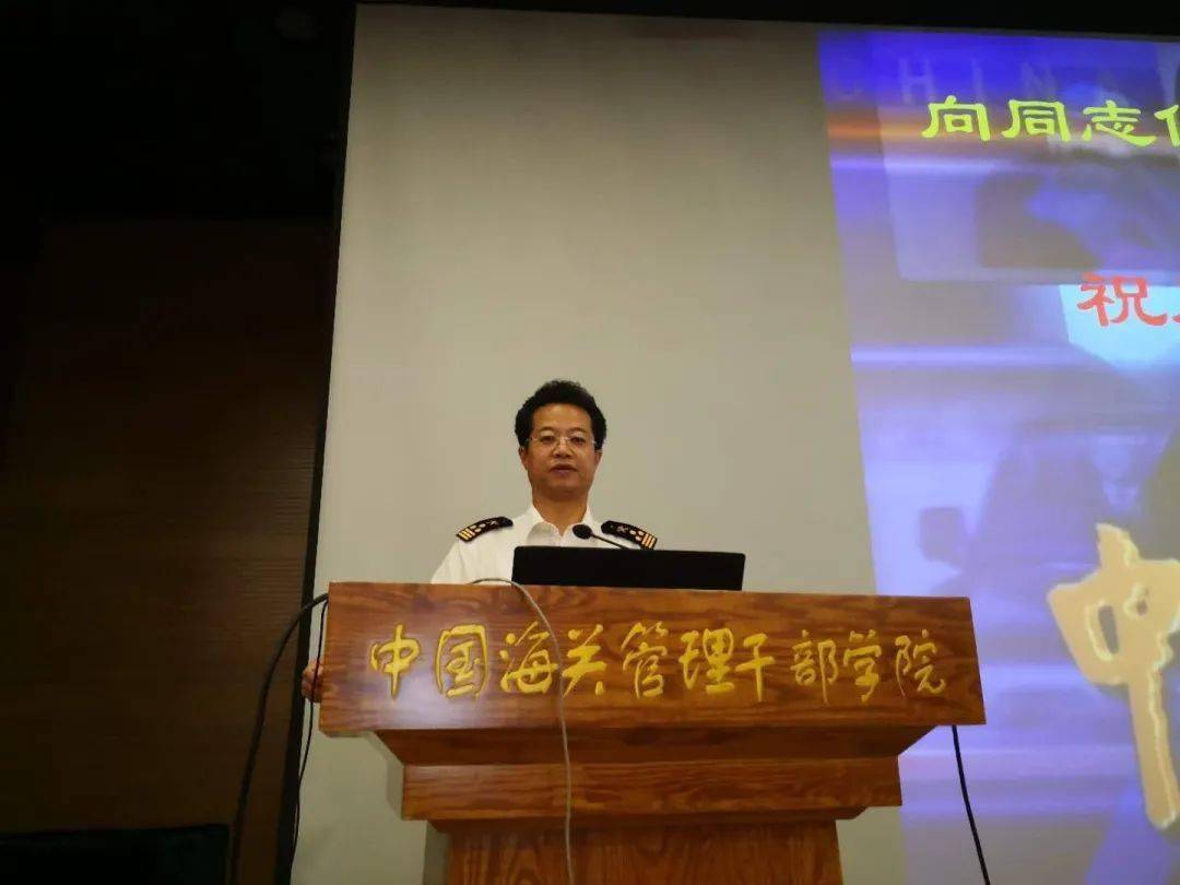 孙宏光01金秋九月,我们迎来了第36个教师节,在过去的一年中,关区的