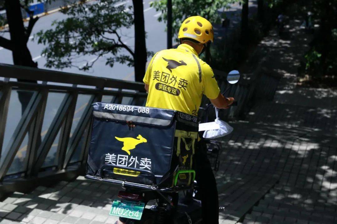 原创被算法囚禁的外卖骑手我为你卖命工作你让我成高危职业