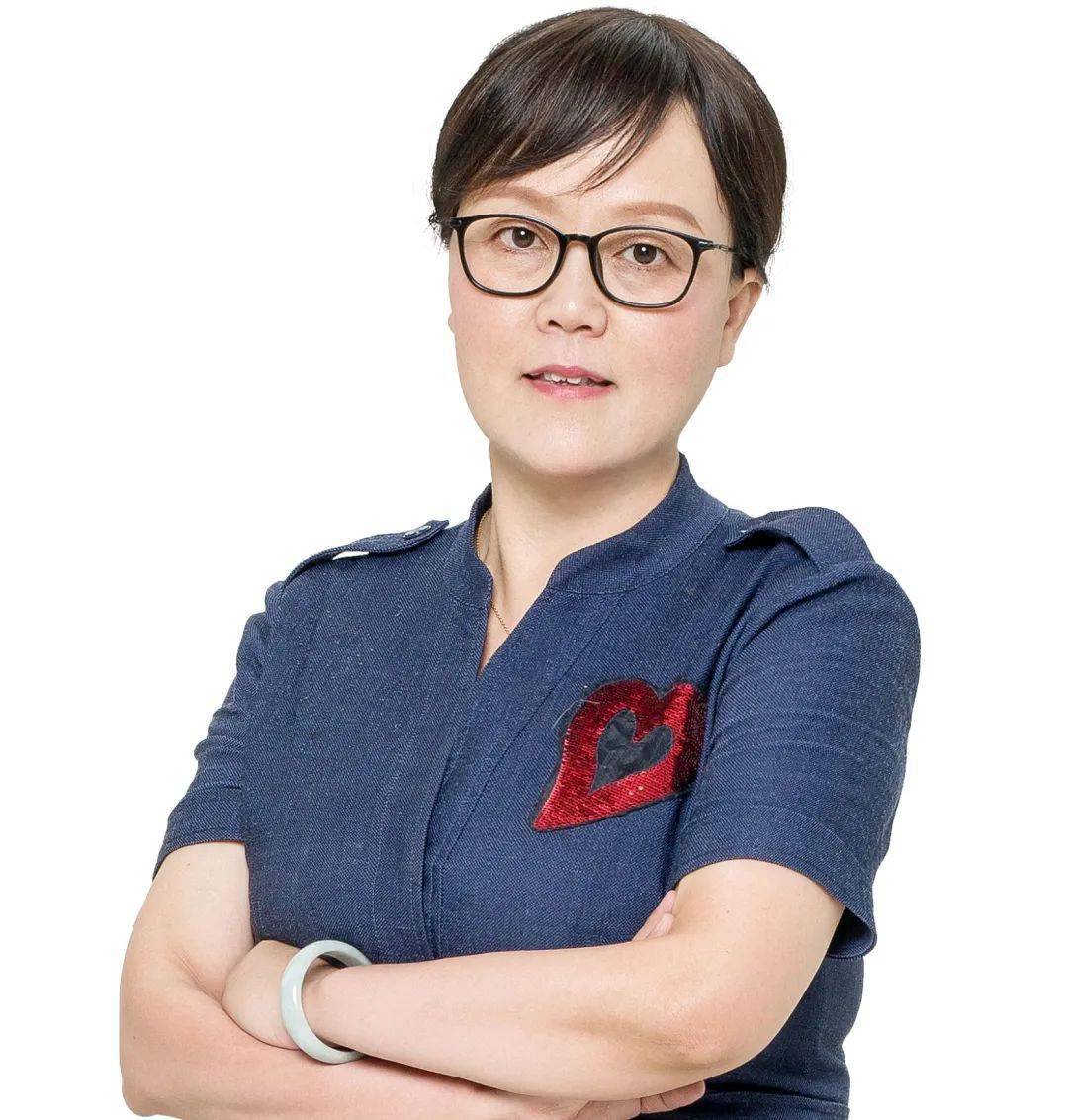 张春萍传 递 温 暖怀 抱 阳 光安吉县第二小学语文高级教师,中共党员.