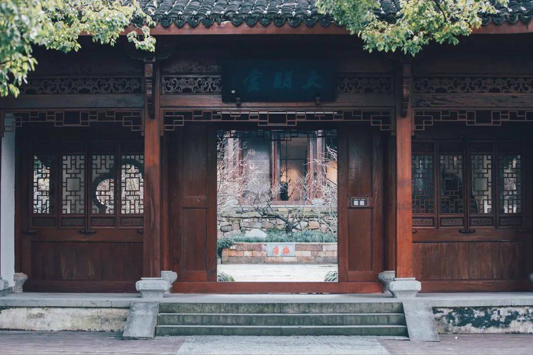 大明堂内唐梅杭州余杭超山风景名胜区end编辑:shadow杭州画报图文未经