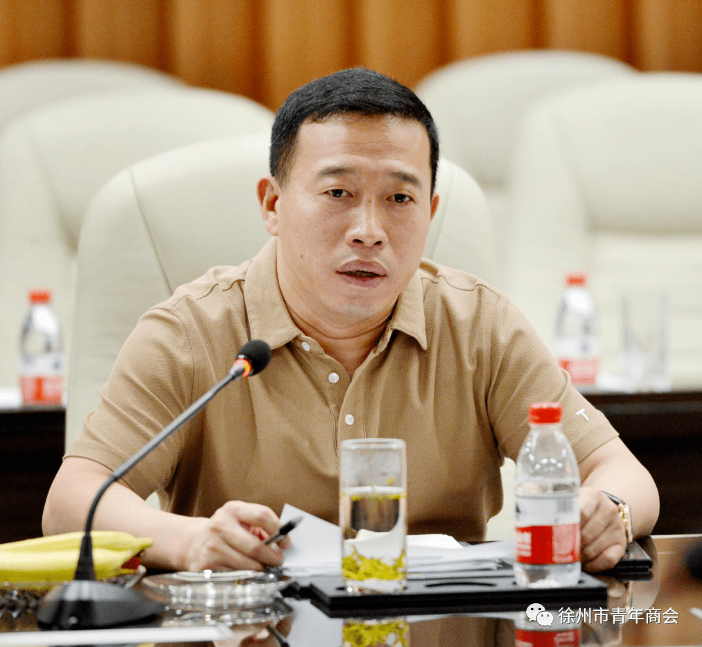 秘书长彭永涛对秘书处有关工作进行汇报▲本次会议审议通过了徐州市