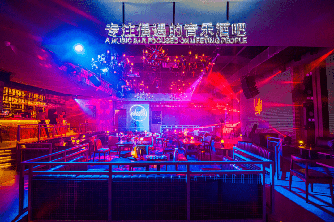 看水舞秀逛酒吧街来太湖龙之梦体验精彩夜生活