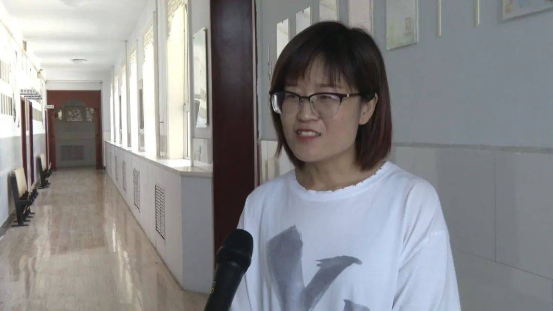 牛晨霞满腔赤诚为教育点亮心灯助成长