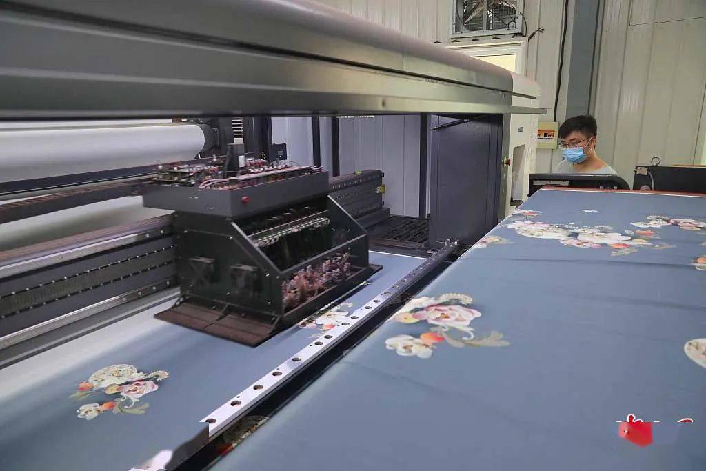 南通新建:家纺用品"产销两旺",40多台数码印花机高速赶制订单!