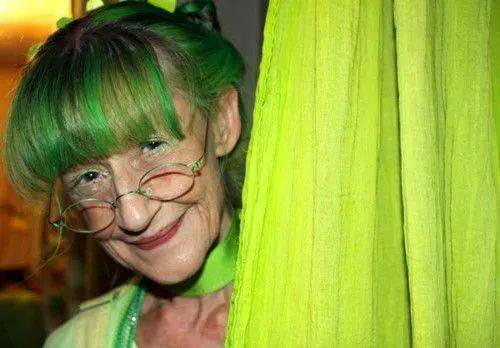 79岁的奶奶绿了20年你会和她一样吗