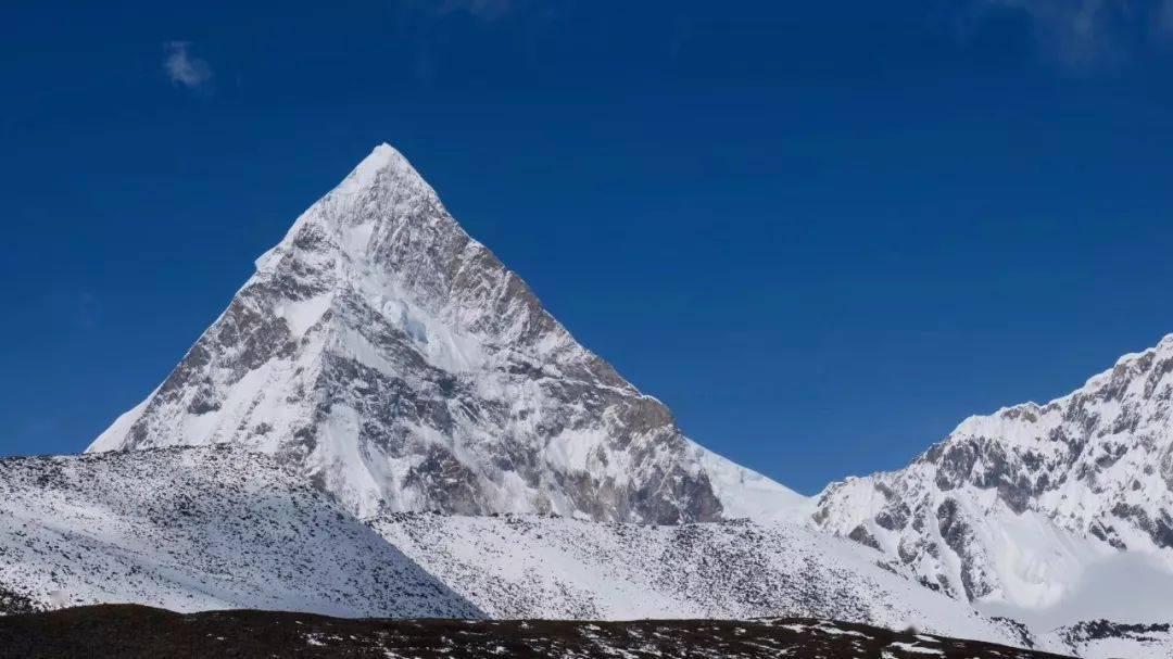 库拉岗日雪山徒步体验酒店版