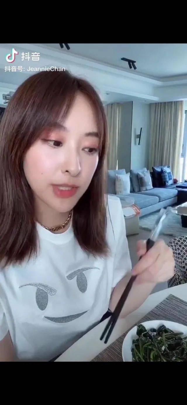 tvb小花陈滢出身富贵!三千万豪宅意外曝光,享受独居生活