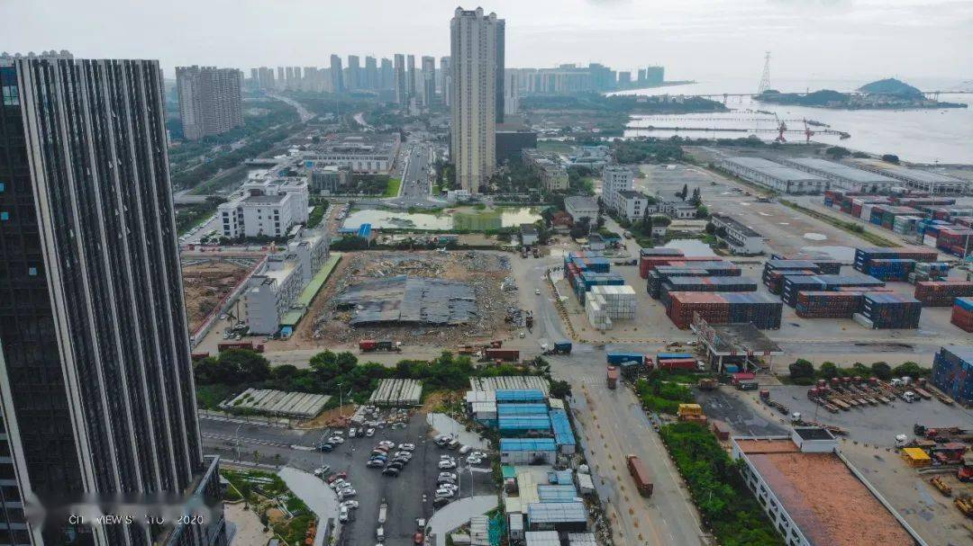 金东海领荟湾(3#楼喜封金顶,其他加快建设中)