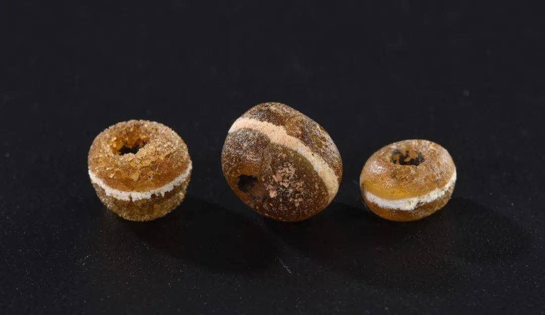 广州考古文物之美|汉代珠饰:条带纹玻璃珠