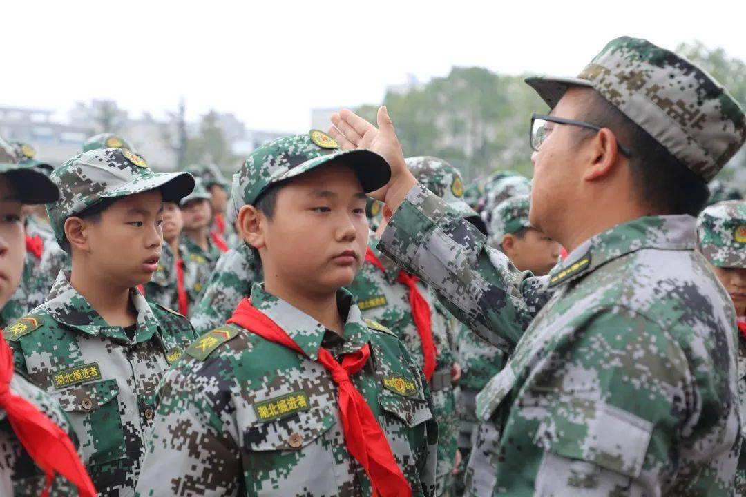 宝剑锋从磨砺出京信友谊中学举行2020级新生军训开训仪式