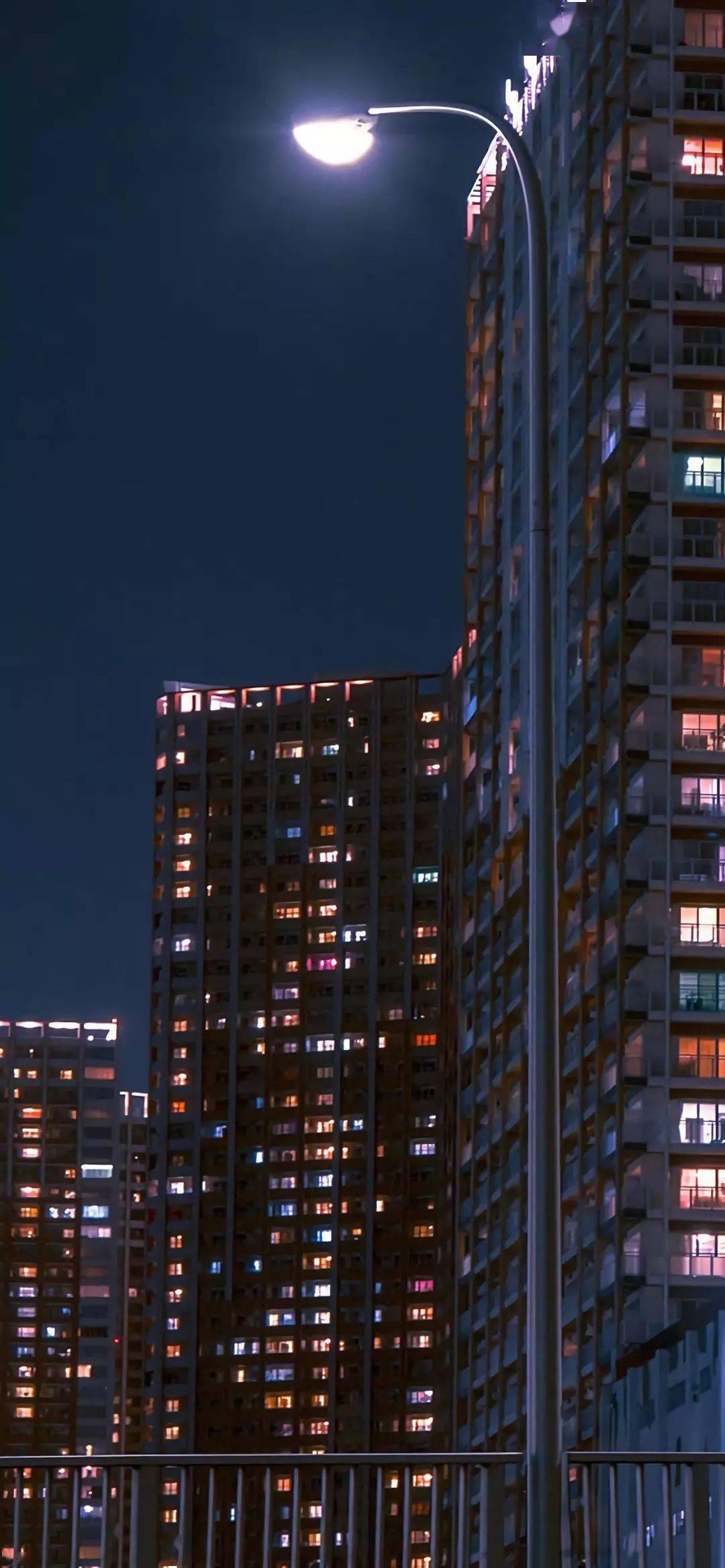 酷炫夜景的微信聊天壁纸