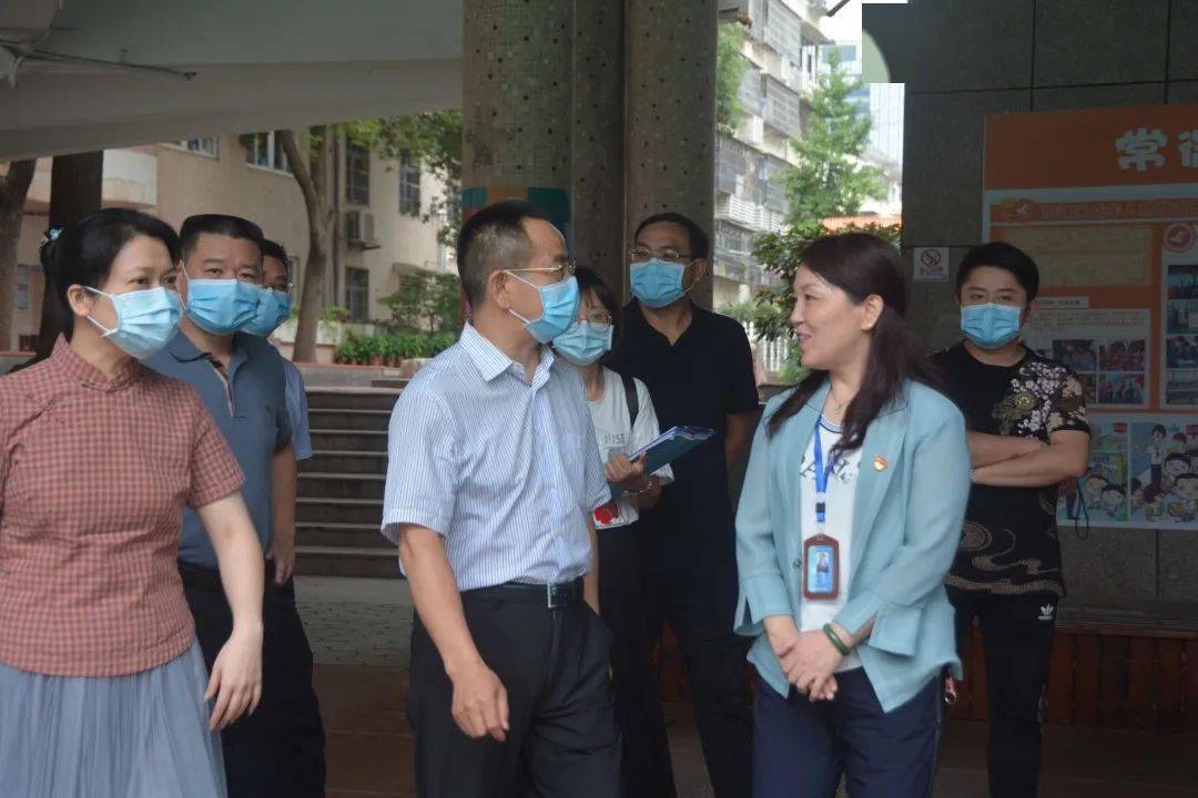 【第727期】雨花区委常委宣传部部长余宏卿带队督查砂子塘小学文明