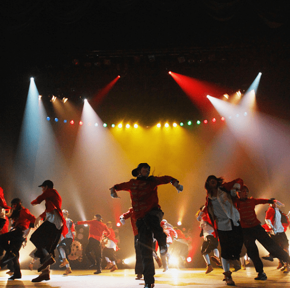 巴蜀笑星空降金堂缤纷表演嗨爆全城