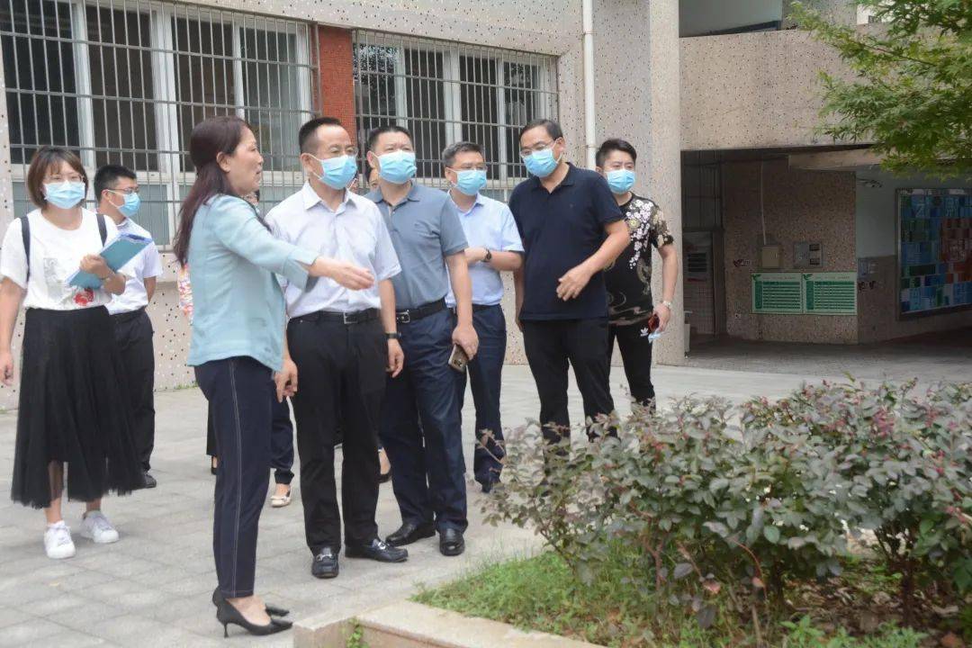 【第727期】雨花区委常委宣传部部长余宏卿带队督查砂子塘小学文明