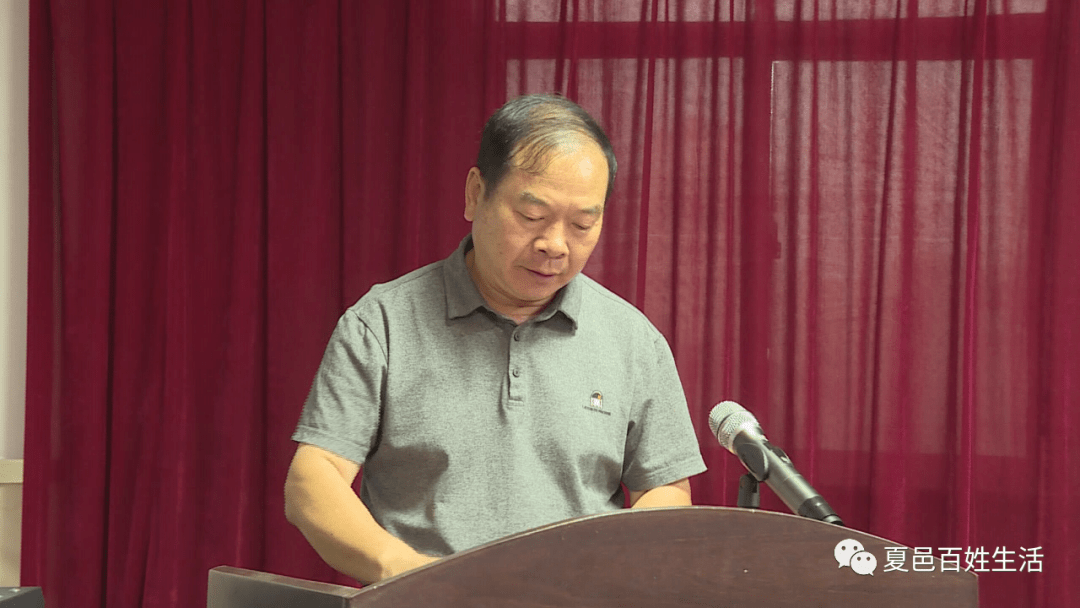 解说:院长李继敏代表医院做表态发言,代表全体医院职工对各位专家两天