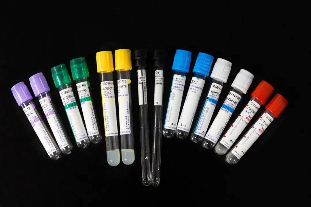 标准真空采头盖和标签的不同颜色代表着不同的添加剂种类和试验用途