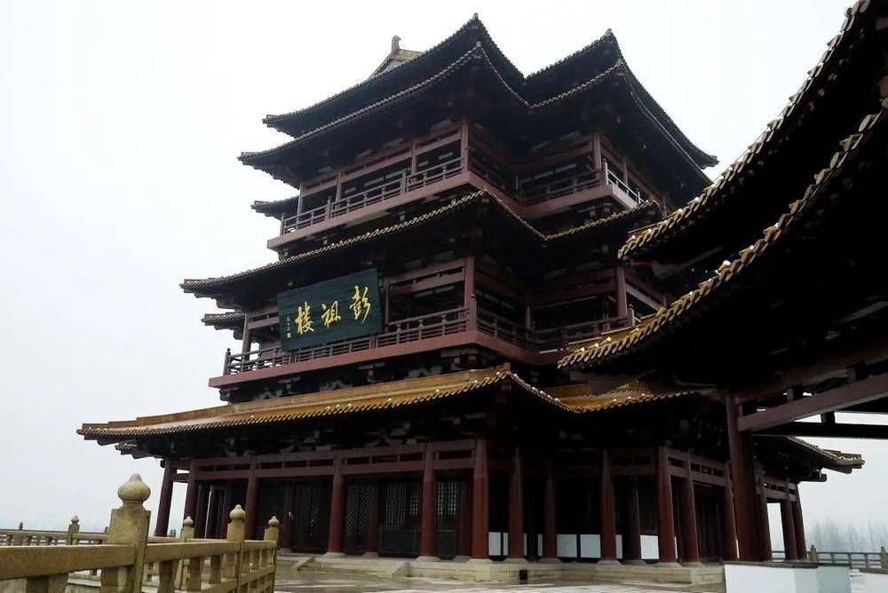 彭祖楼原来位于徐州城东北隅,又叫彭祖祠或彭祖庙,是为了纪念彭祖而