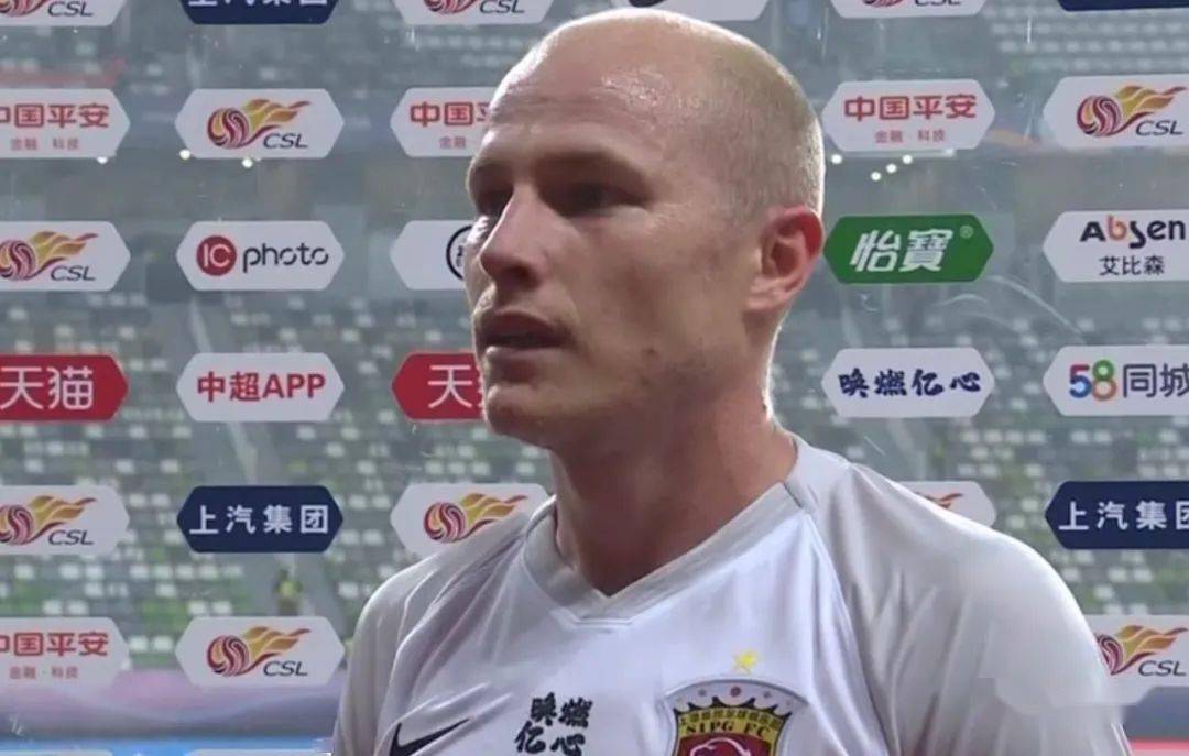 上海上港21武汉卓尔佩雷拉的第100场穆伊的第1场都是胜利