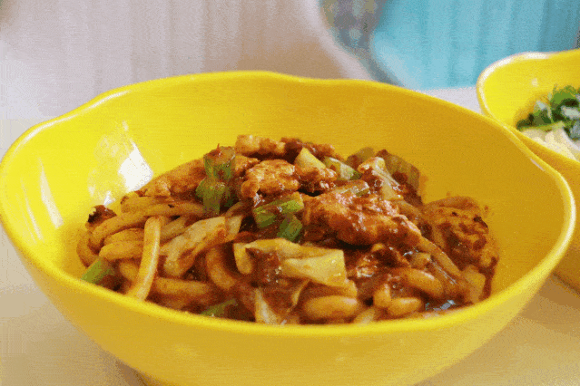 在洛阳吃掉这一碗新疆炒米粉,可以和四川人吹一年!