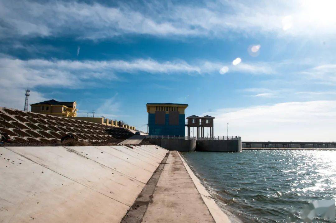 黄涧河是北汝河的重要支流,景区依托安沟水库,十字口水库等水利工程和