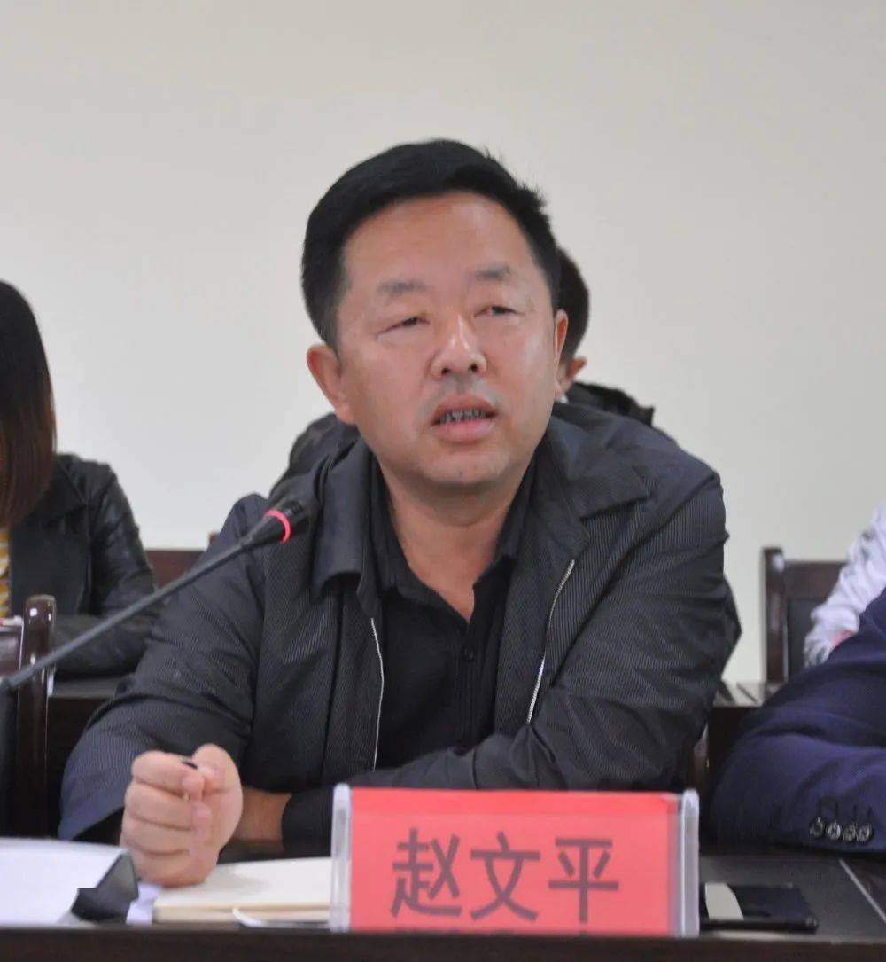 再鼓劲再发力高质量打赢脱贫攻坚战双龙镇召开脱贫攻坚工作推进会