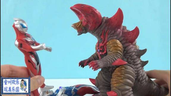 捷德奥特曼要与贝利亚融合兽地狱犬进行对决