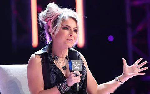 罗曼回归wwe间接致使小魔女剧情凉凉aj为躲避仇人保罗海曼想再次转会