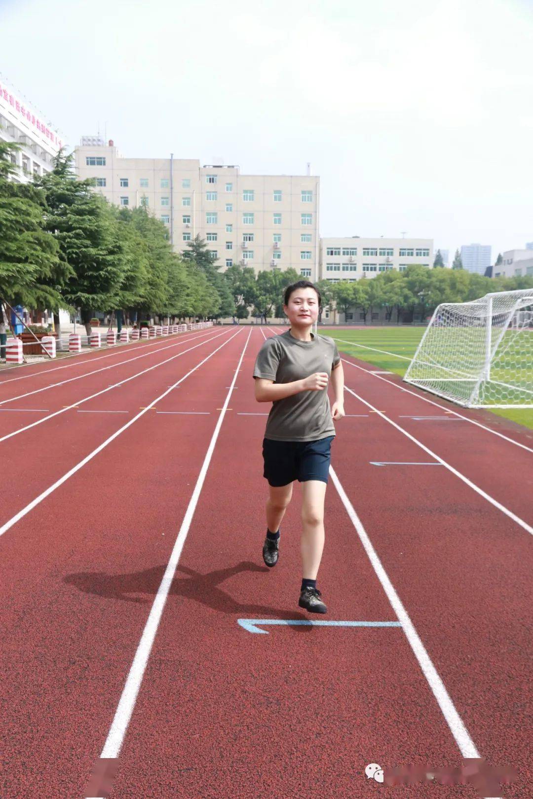 从西安交大入伍,又考上国防科大,这个女兵了不得!_申雨