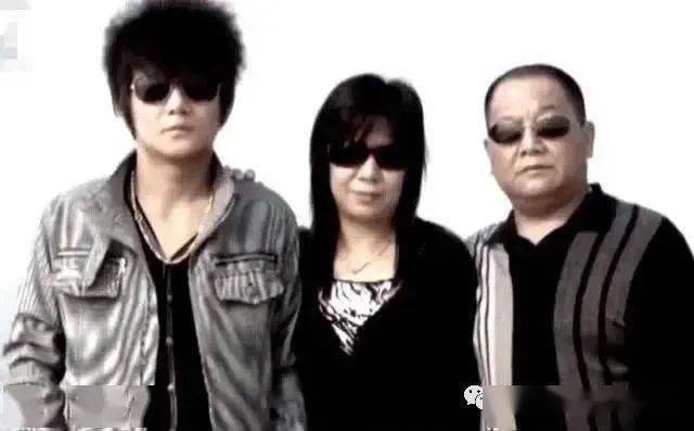 北京一村长土皇帝、妻太后、儿猖狂,骗5亿拆迁款,还开车撞战士_石凤刚