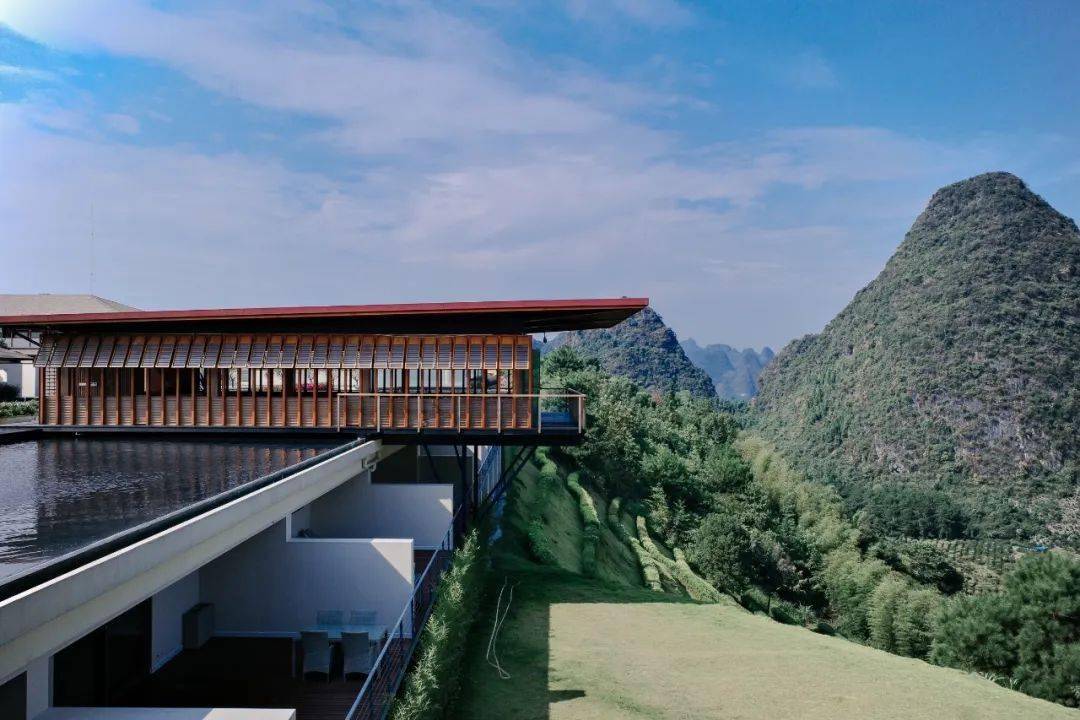阳朔画山云舍