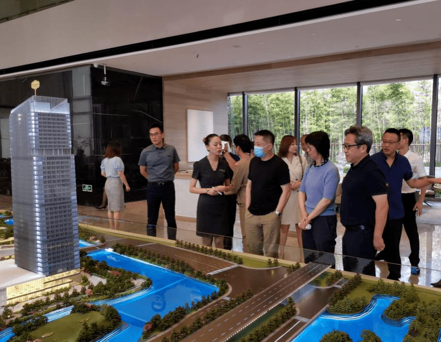 股份公司党委副书记,总经理潘刚升一行到福州公司调研