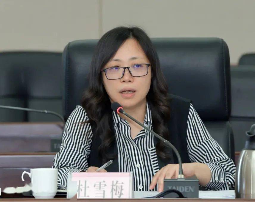 市女检协常务理事,组联部部长,市检察院政治部副主任杜雪梅介绍了市女