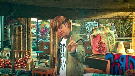 机器之血西西被混混纠缠李森英雄救美却遭到毒打