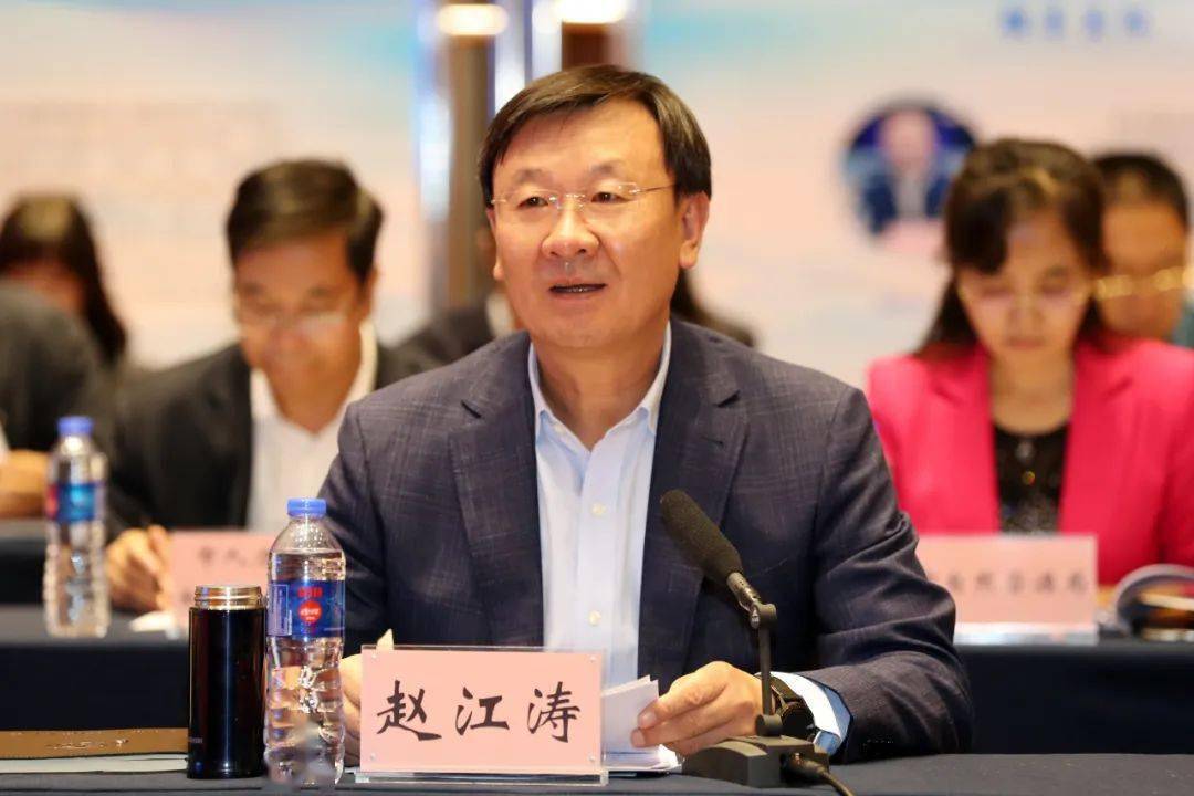包头市委副书记,市长赵江涛致辞
