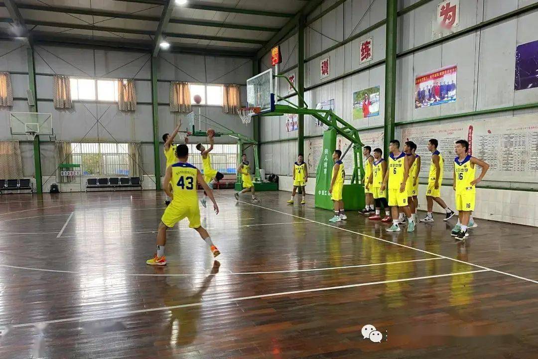 关注| 省专家视导蒋王中学篮球文化课程基地建设