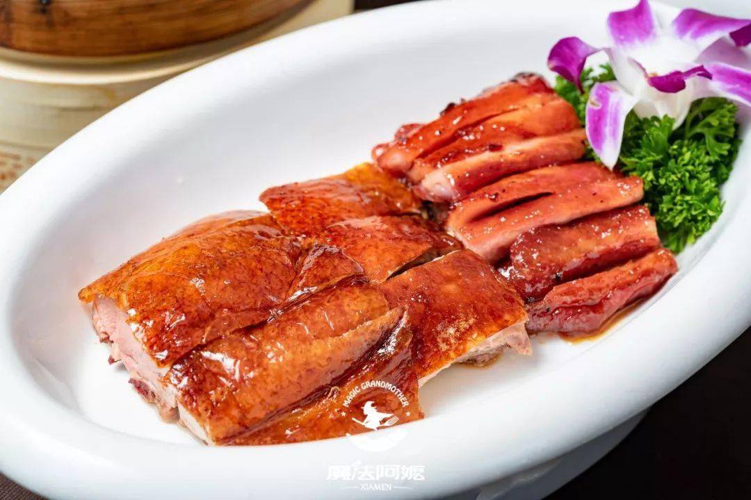 这家地标型餐厅,茶点,粤菜,烧味……样样都是地道香港味!