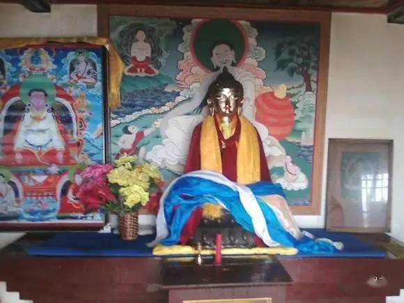 喇嘛洞召第九世活佛王铎扎木苏同中国佛协副会长,内蒙古自治区佛协会