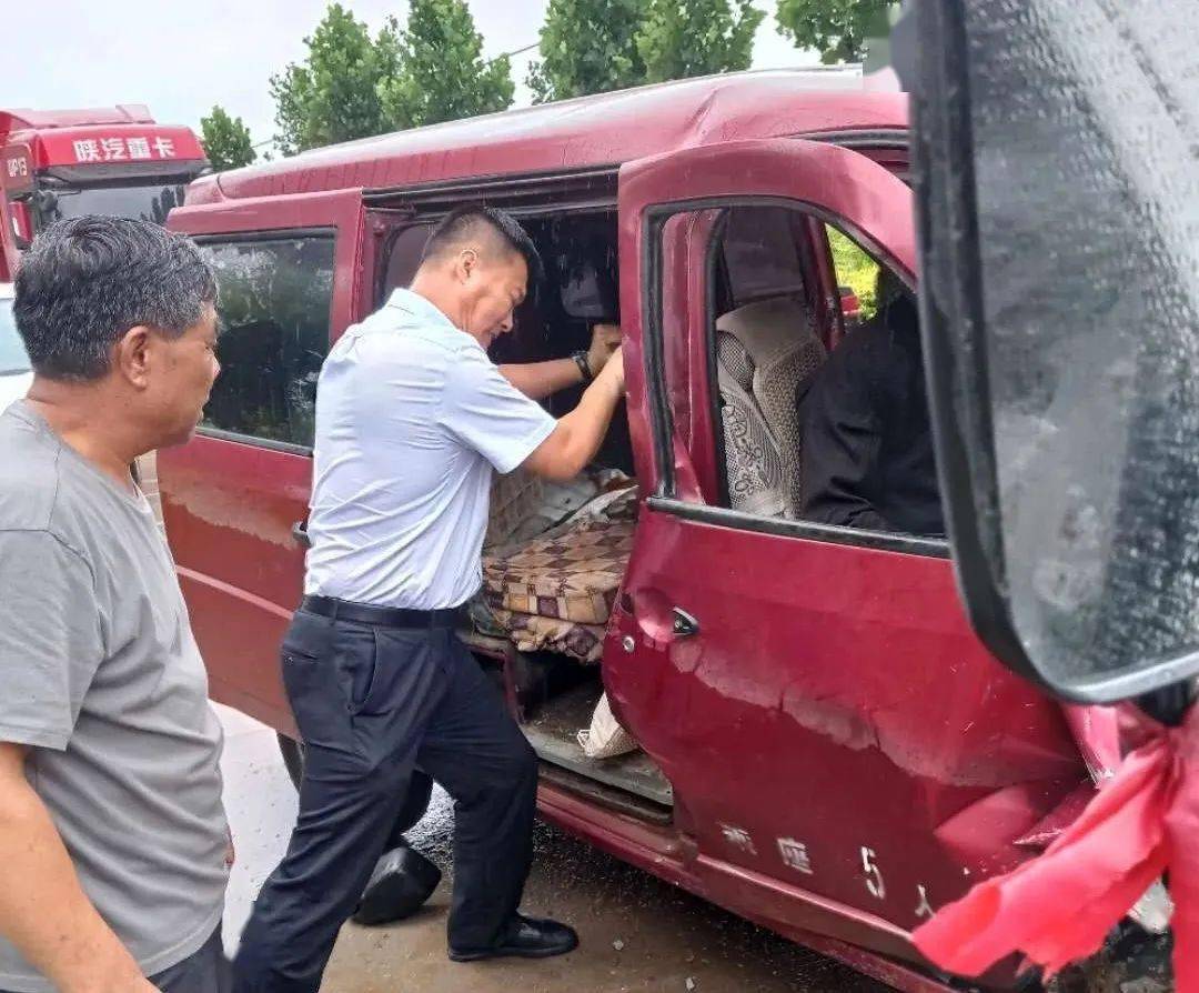 莒县昨天发生的车祸图片
