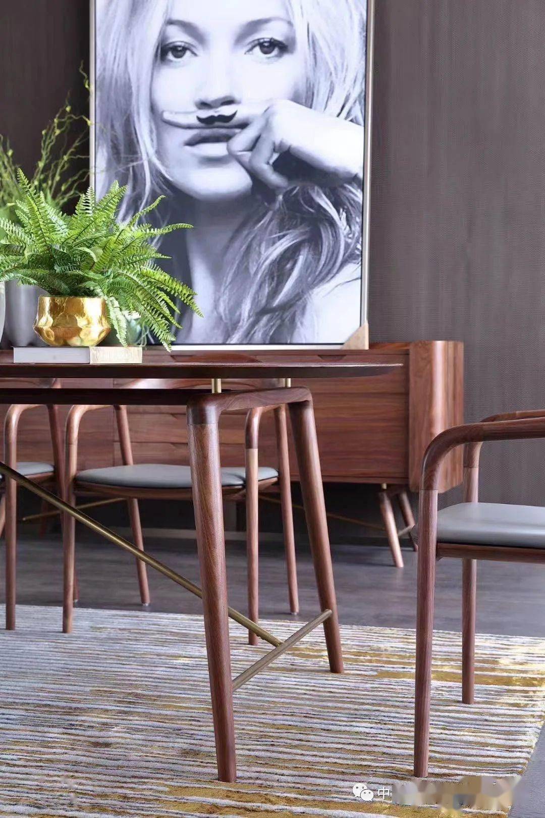 世尚家居最出彩的顶级实木家具每一件都是工艺品