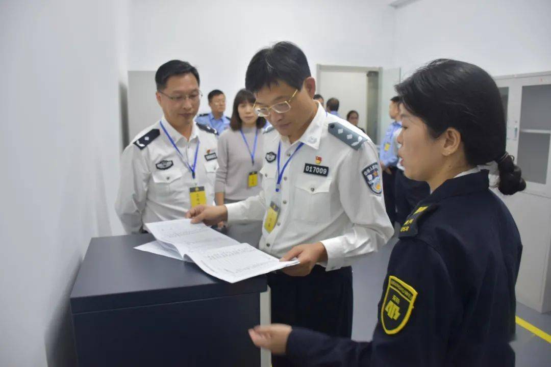 中国人民警察大学副校长吴立志一行到衢州市涉案财物管理中心考察指导