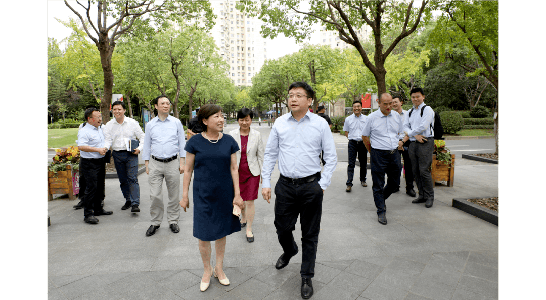 no.749上海市副市长陈群一行调研我校