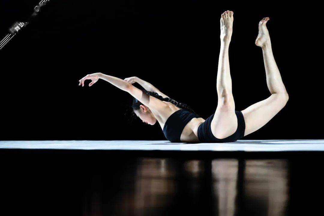 第四届"深圳舞蹈月"舞蹈剧场《一刻》华宵一重现经典