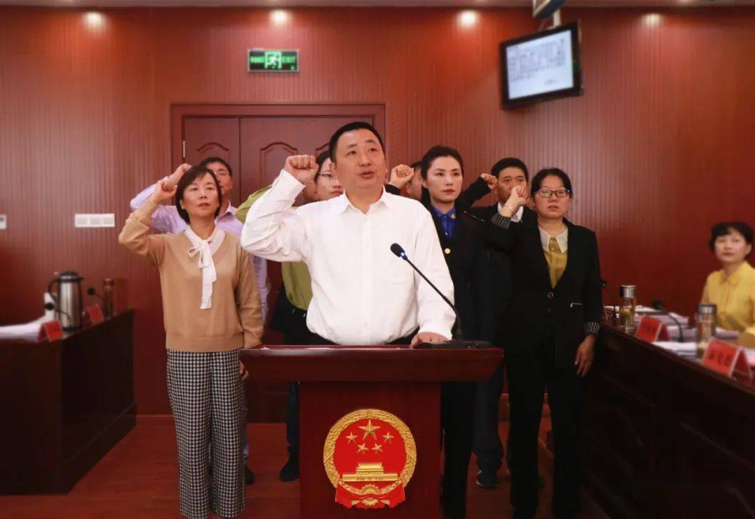 决定任命段铖松,金丹凤为县人民政府副县长,县十届人大常委会召开第三