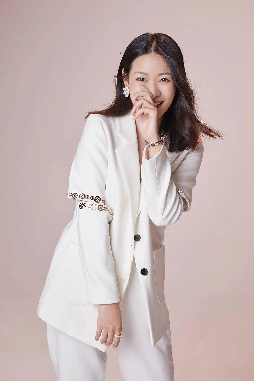 饭饭fm105.2网红主持人饭饭,联手fm105.