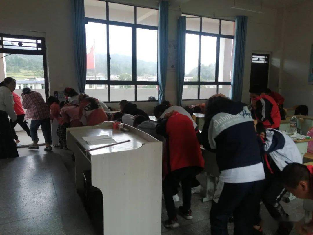 防患于未然,贵定这所小学开展了三场演练活动