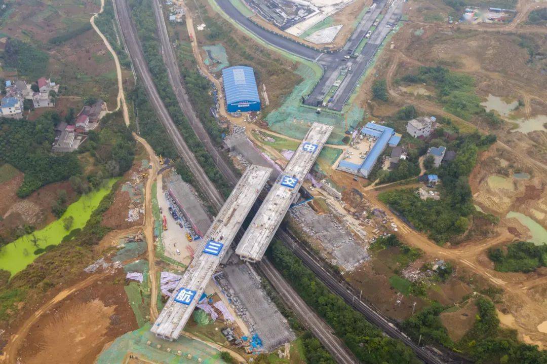 安康这个基建狂魔得手了两个巨无霸半空中成功转体