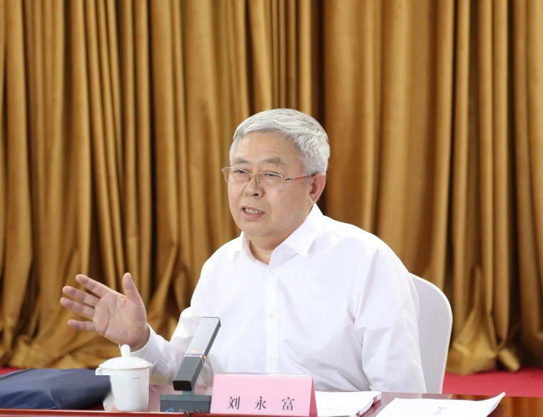 武定县参加国务院扶贫办在京召开的构树扶贫工作推进会并作典型发言