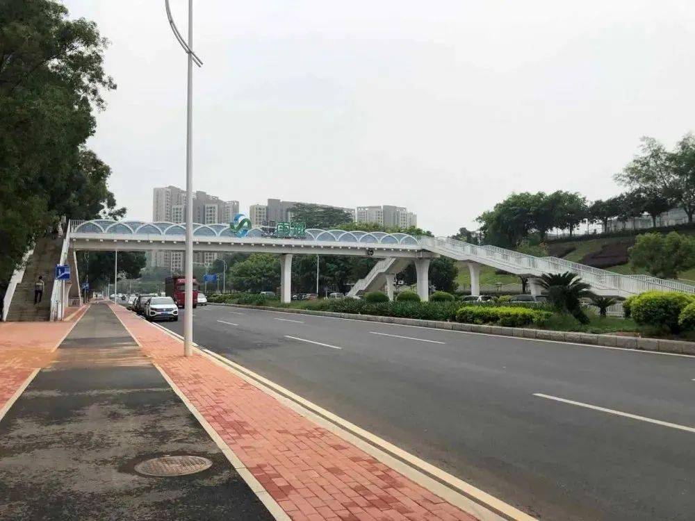 南城6座人行天桥华丽上岗