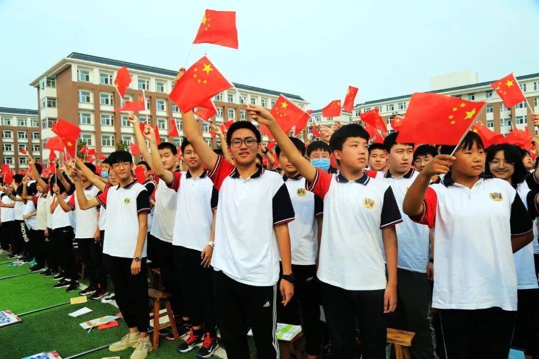 三节喜盈门,桃城中学初中部新学期开学典礼,二万名师生高唱《歌唱祖国